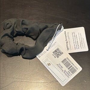 LULULEMON Uplifting Scrunchie - GREEN